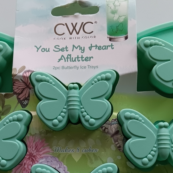 NEW CWC Ice Cube Trays You Set My Heart Aflutter Butterfly Shaped 2 Pack Aqua - Picture 2 of 3